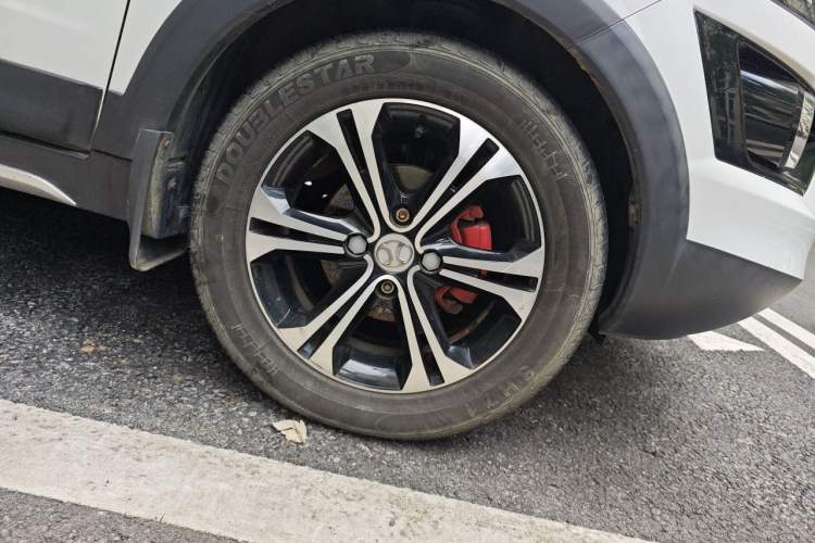 Used BAIC Senova X25 2015 1.5L Manual Elite Edition Right Front Wheel Hub