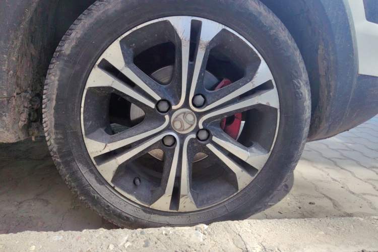 Used BAIC Senova X25 2015 1.5L Manual Elite Edition Right Front Wheel Hub