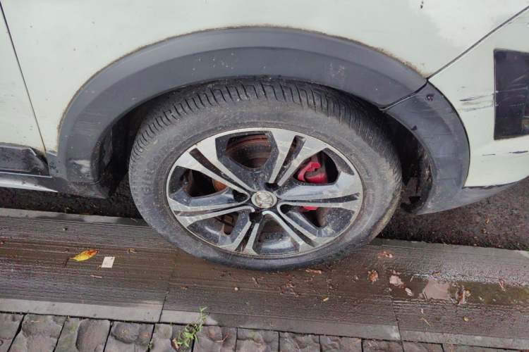 Used BAIC Senova X25 2015 1.5L Manual Elite Edition Right Front Wheel Hub