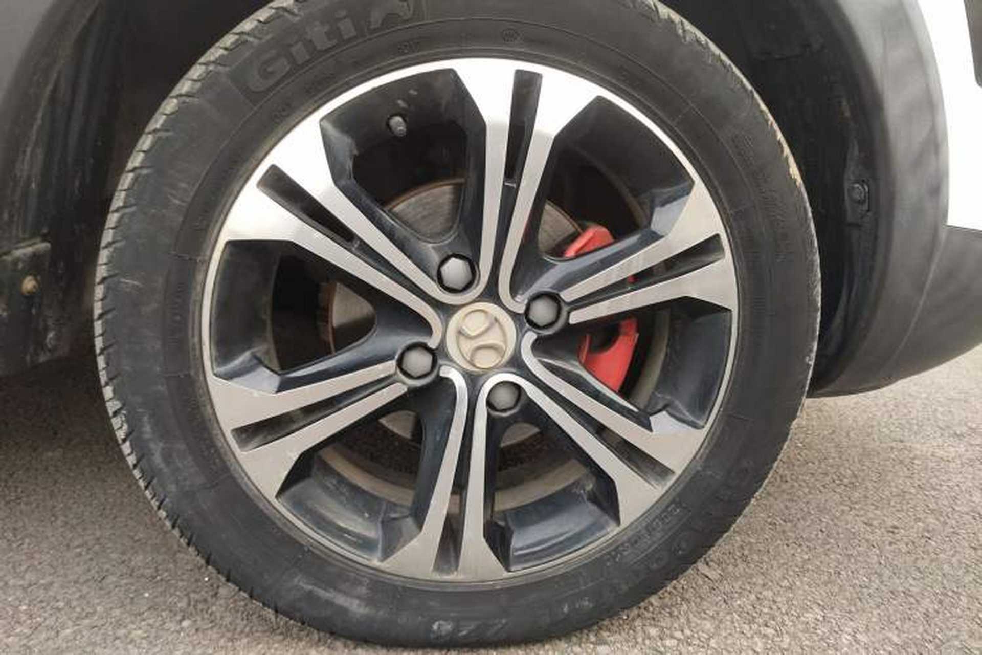 Used BAIC Senova X25 2015 1.5L Manual Elite Edition Right Front Wheel Hub