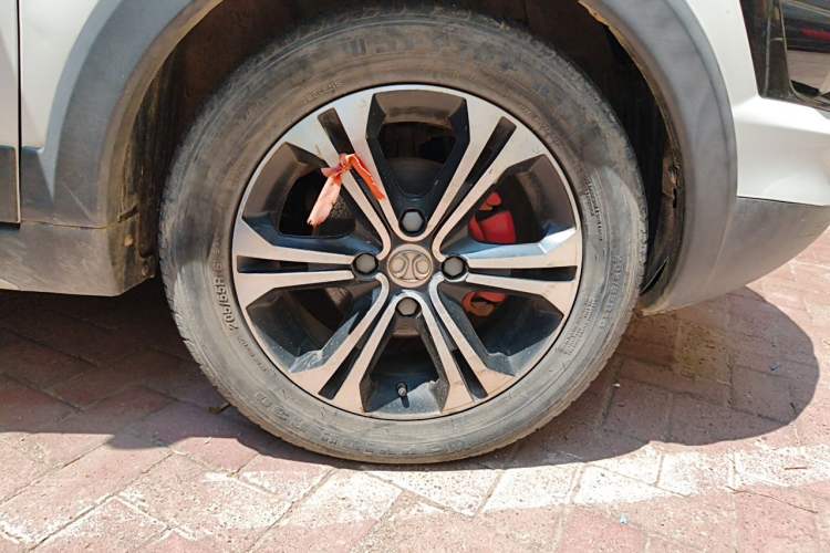 Used BAIC Senova X25 2015 1.5L Manual Elite Edition Right Front Wheel Hub