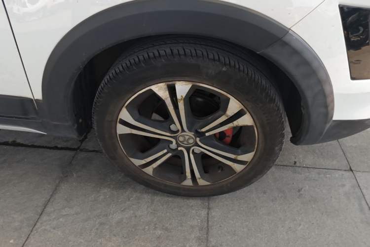 Used BAIC Senova X25 2015 1.5L Manual Elite Edition Right Front Wheel Hub