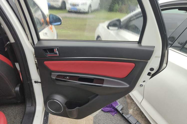 Used BAIC Senova X25 2015 1.5L Manual Elite Edition Right Rear Door Interior
