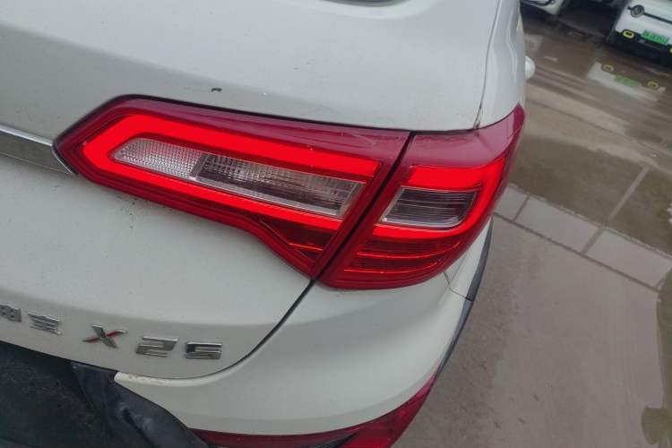 Used BAIC Senova X25 2015 1.5L Manual Elite Edition Right Rear Taillight