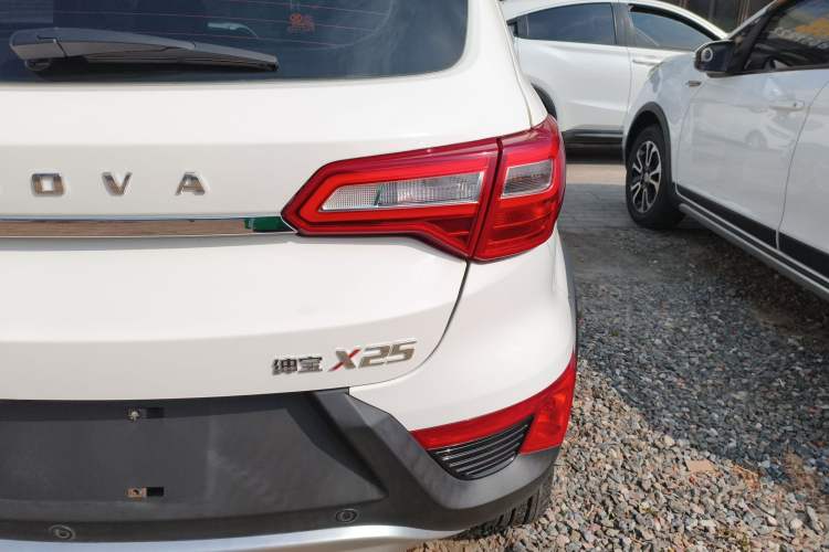 Used BAIC Senova X25 2015 1.5L Automatic Elite Model Right Rear Taillight