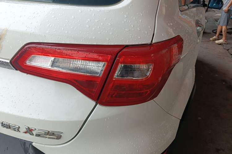 Used BAIC Senova X25 2015 1.5L Automatic Elite Model Right Rear Taillight