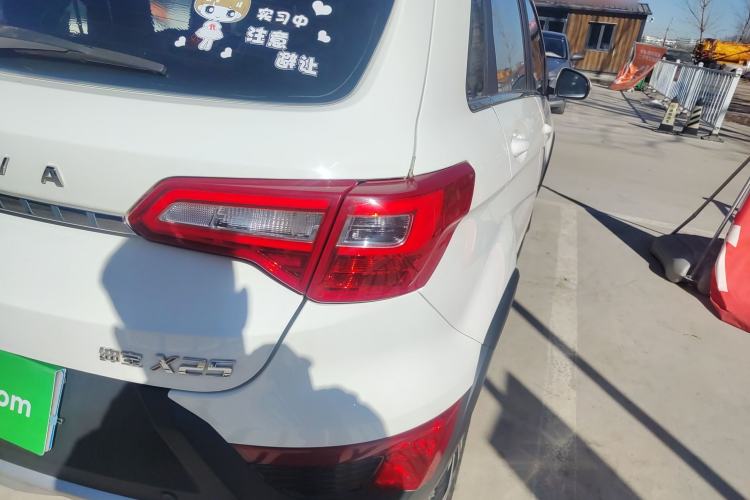 Used BAIC Senova X25 2015 1.5L Manual Elite Edition Right Rear Taillight