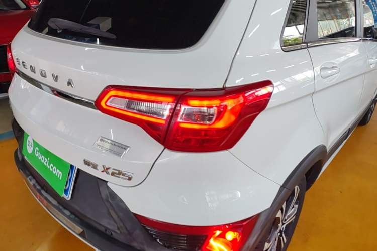 Used BAIC Senova X25 2015 1.5L Automatic Elite Model Right Rear Taillight