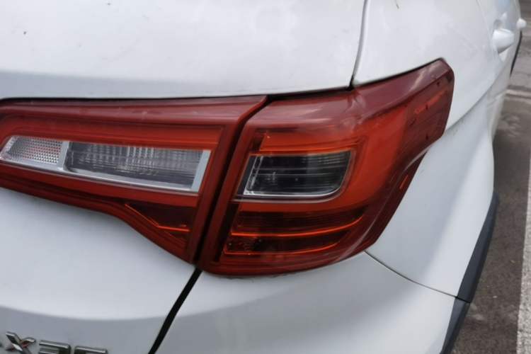 Used BAIC Senova X25 2015 1.5L Automatic Elite Model Right Rear Taillight