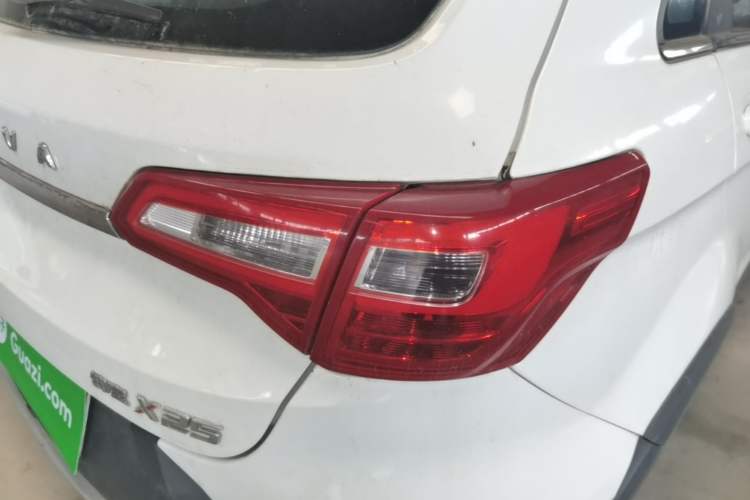 Used BAIC Senova X25 2015 1.5L Manual Elite Edition Right Rear Taillight