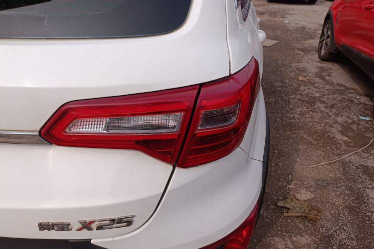 Used BAIC Senova X25 2015 1.5L Manual Elite Edition Right Rear Taillight