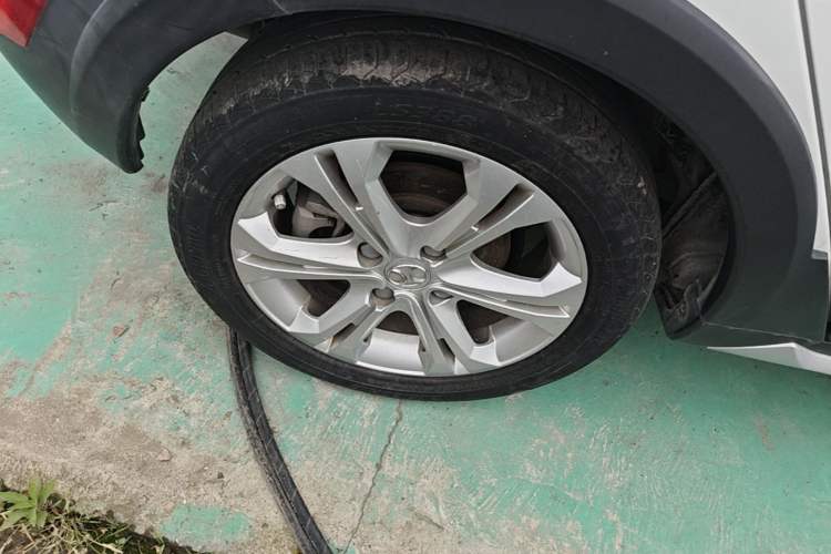 Used BAIC Senova X25 2015 1.5L manual Comfort trim level Right Rear Wheel Hub