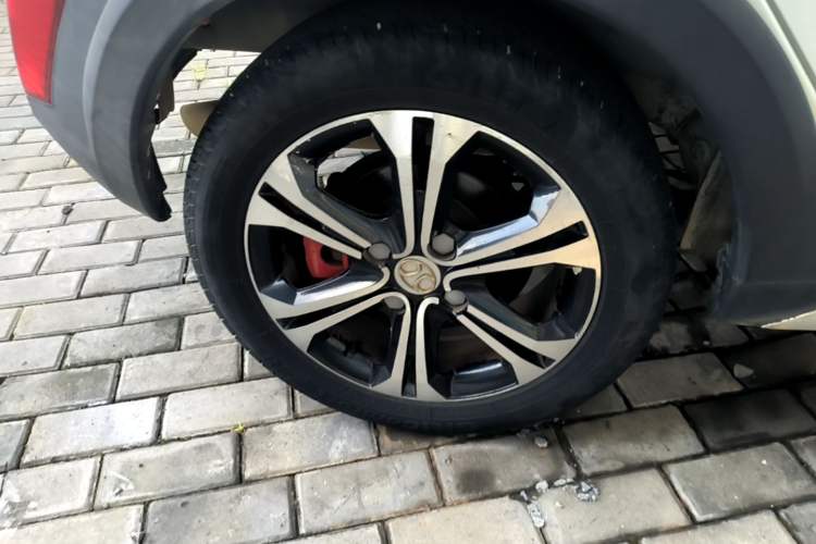 Used BAIC Senova X25 2015 1.5L manual Comfort trim level Right Rear Wheel Hub