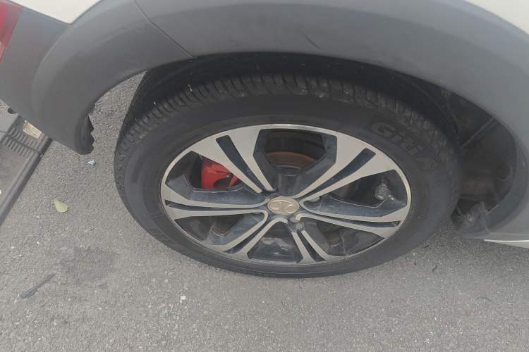 Used BAIC Senova X25 2015 1.5L Manual Elite Edition Right Rear Wheel Hub