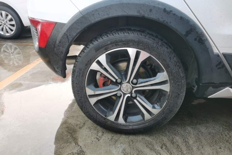 Used BAIC Senova X25 2015 1.5L Automatic Elite Model Right Rear Wheel Hub