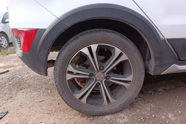 Used BAIC Senova X25 2015 1.5L Manual Elite Edition Right Rear Wheel Hub