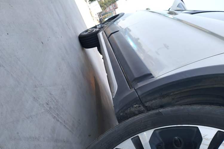 Used BAIC Senova X25 2015 1.5L Manual Elite Edition Right Side Sill