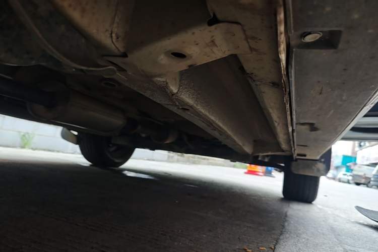 Used BAIC Senova X25 2015 1.5L Manual Elite Edition Right Side Sill