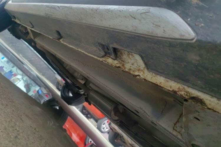 Used BAIC Senova X25 2015 1.5L Manual Elite Edition Right Side Sill
