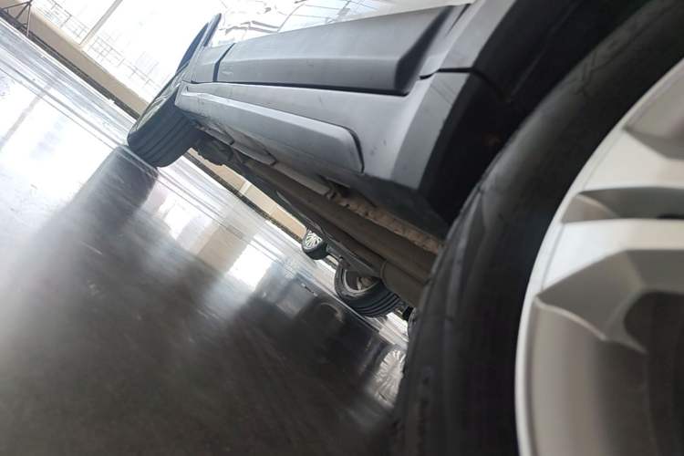 Used BAIC Senova X25 2015 1.5L manual Comfort trim level Right Side Sill
