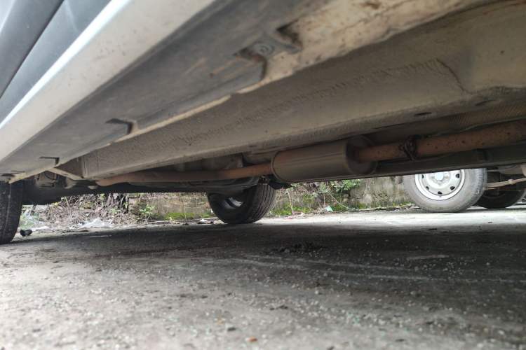 Used BAIC Senova X25 2015 1.5L Manual Elite Edition Right Side Sill