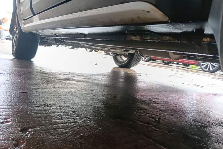 Used BAIC Senova X25 2015 1.5L Automatic Elite Model Right Side Sill