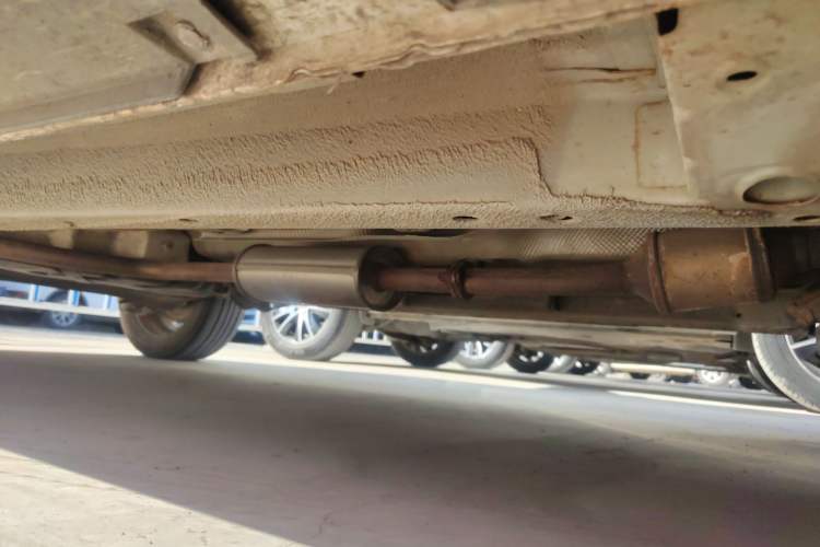 Used BAIC Senova X25 2015 1.5L Manual Elite Edition Right Side Sill