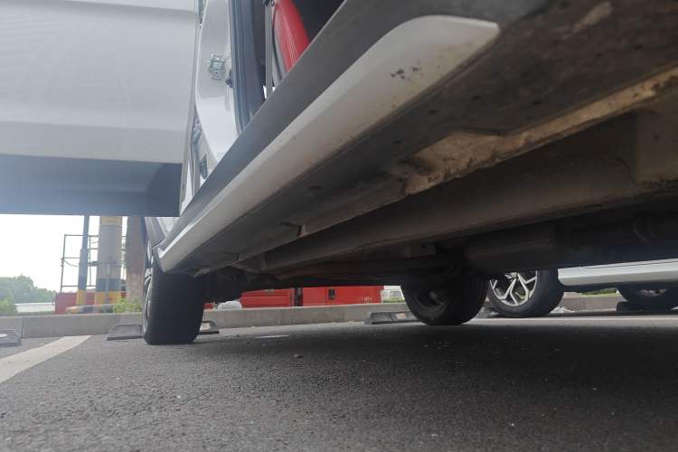 Used BAIC Senova X25 2015 1.5L Manual Elite Edition Right Side Sill