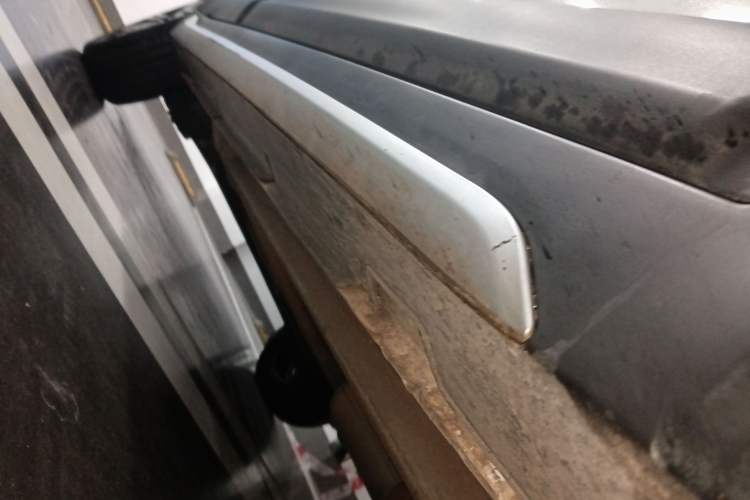 Used BAIC Senova X25 2015 1.5L automatic luxury version Right Side Sill