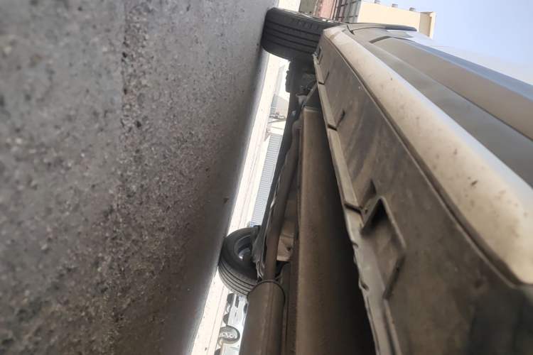 Used BAIC Senova X25 2015 1.5L Automatic Elite Model Right Side Sill