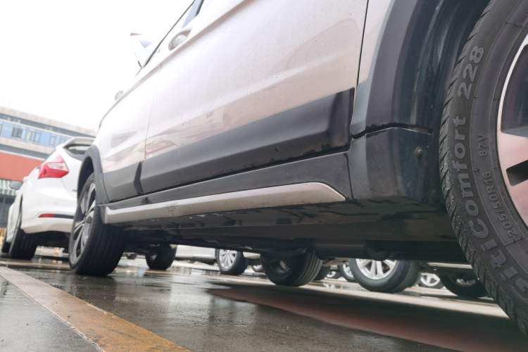 Used BAIC Senova X25 2015 1.5L Automatic Elite Model Right Side Sill