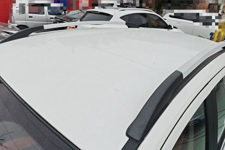 Used BAIC Senova X25 2015 1.5L manual Comfort trim level Roof