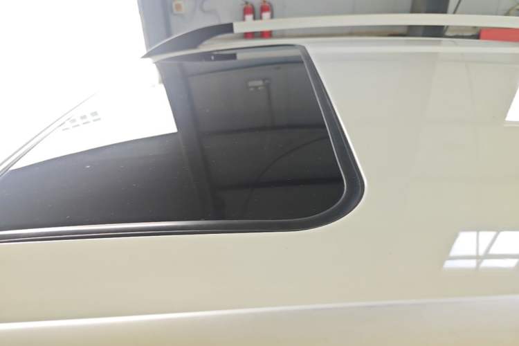 Used BAIC Senova X25 2015 1.5L Automatic Elite Model Roof