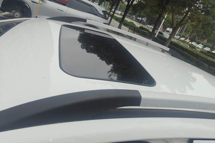 Used BAIC Senova X25 2015 1.5L Manual Elite Edition Roof