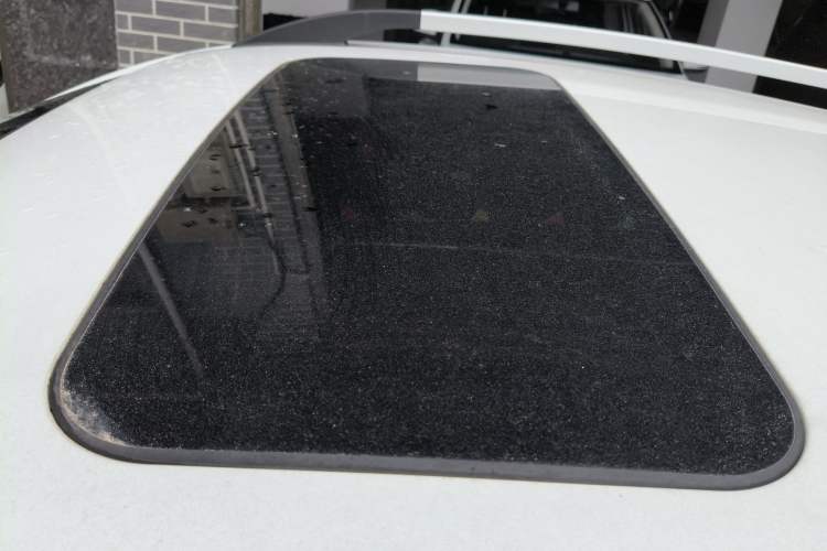 Used BAIC Senova X25 2015 1.5L Automatic Elite Model Roof