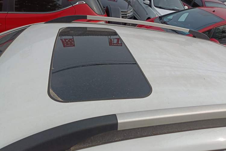 Used BAIC Senova X25 2015 1.5L Manual Elite Edition Roof