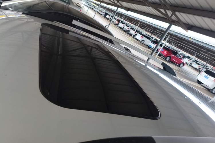 Used BAIC Senova X25 2015 1.5L Automatic Elite Model Roof
