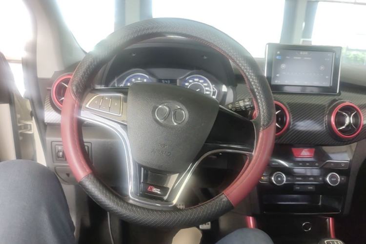 Used BAIC Senova X25 2015 1.5L manual Comfort trim level Steering Wheel