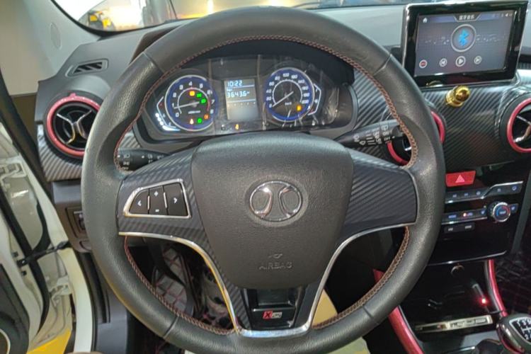 Used BAIC Senova X25 2015 1.5L manual Comfort trim level Steering Wheel