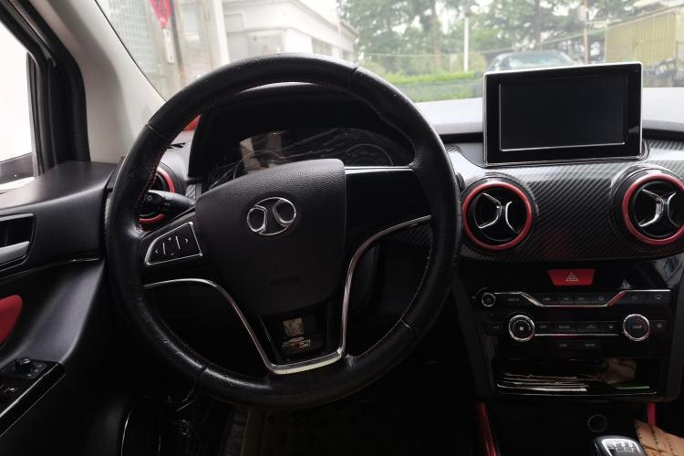 Used BAIC Senova X25 2015 1.5L manual Comfort trim level Steering Wheel