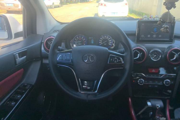 Used BAIC Senova X25 2015 1.5L Automatic Elite Model Steering Wheel
