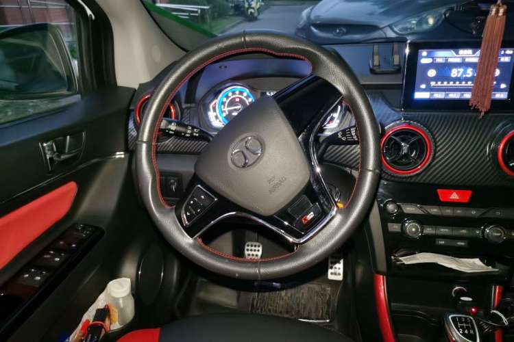 Used BAIC Senova X25 2015 1.5L manual Comfort trim level Steering Wheel