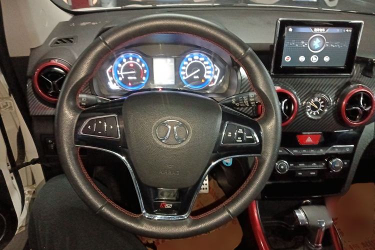 Used BAIC Senova X25 2015 1.5L automatic luxury version Steering Wheel