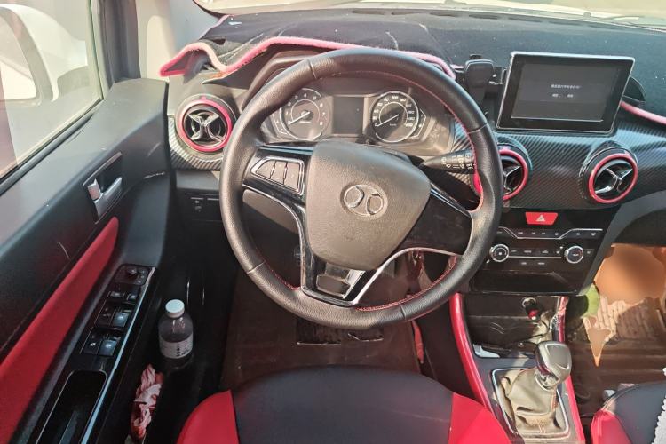 Used BAIC Senova X25 2015 1.5L manual Comfort trim level Steering Wheel