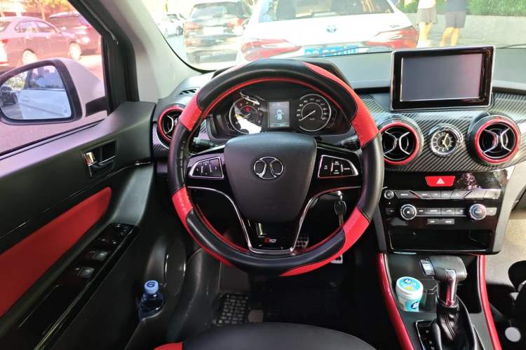 Used BAIC Senova X25 2015 1.5L automatic luxury version Steering Wheel
