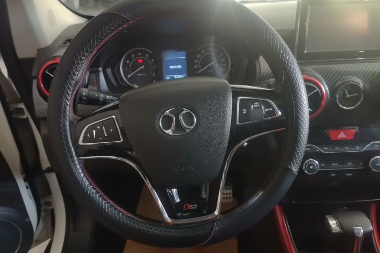 Used BAIC Senova X25 2015 1.5L automatic luxury version Steering Wheel