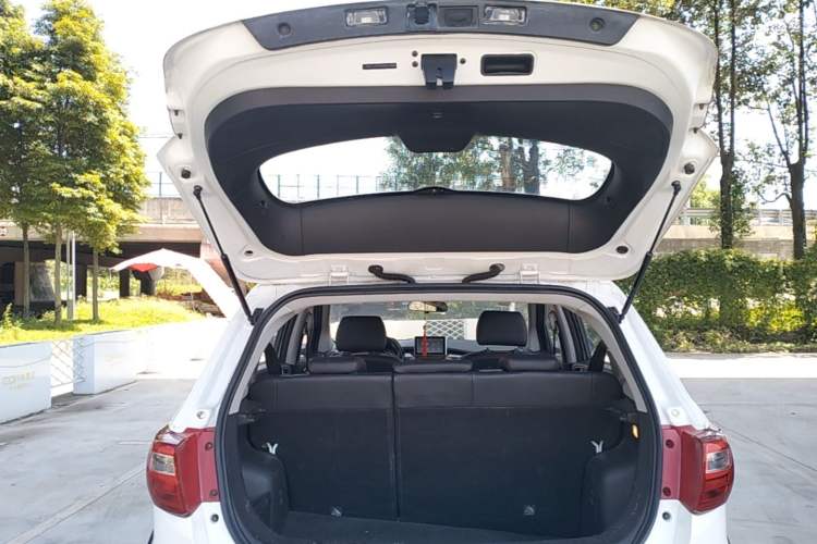 Used BAIC Senova X25 2015 1.5L Manual Elite Edition Trunk
