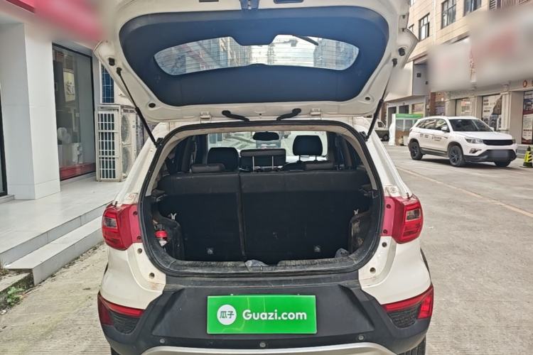 Used BAIC Senova X25 2015 1.5L Manual Elite Edition Trunk