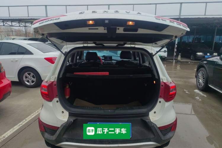 Used BAIC Senova X25 2015 1.5L Manual Elite Edition Trunk
