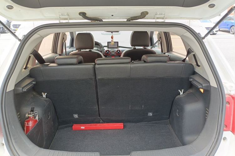 Used BAIC Senova X25 2015 1.5L automatic luxury version Trunk